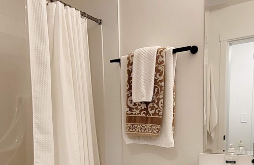 Maple Ridge House | Take it easy at this tranquil getaway Kanaka Springs ,nature lovers paradise.