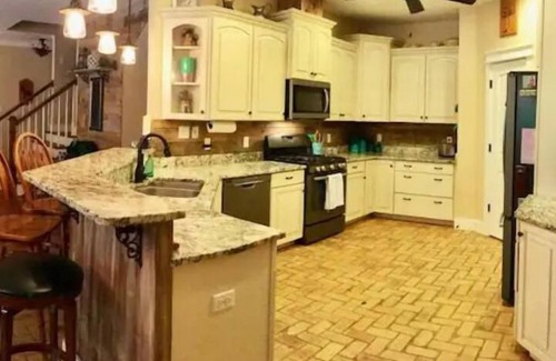 Daphne House | "Take the Scenic Route"