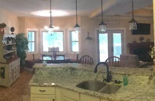 Daphne House | "Take the Scenic Route"