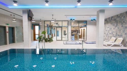 Decs House | Takler Kúria