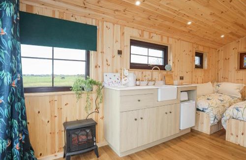 Dwyran House | Tal Sarn Shepherd Hut