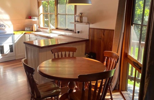 Apollo Bay Cottage | Tall Trees Eco Retreat - Satinwood Cottage