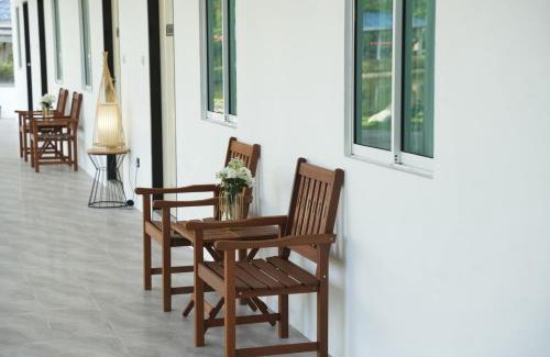 Bunsit Hotel | Taman Bandukan Riverside Resort