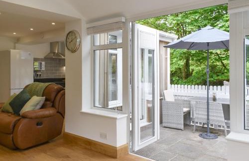 Dinas House | Tan Yr Ardd Bach