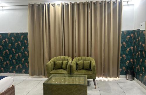 New Manali Hotel | Tanvi Premium Residency-Close to Artemis, Medanta & Fortis