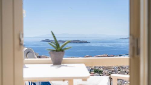 Ano Siros Apartment | Tarik Home live traditional