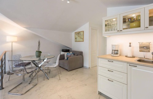 Trsteno House | Tasteful and beautiful vacation home on several levels with wonderful sea views.