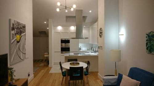 Sao Sebastiao da Pedreira Apartment | Tauro 195 near El Corte Ingles