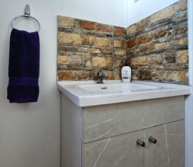 Hanga Roa House | Te Ra a Travel Suit Matrimonial