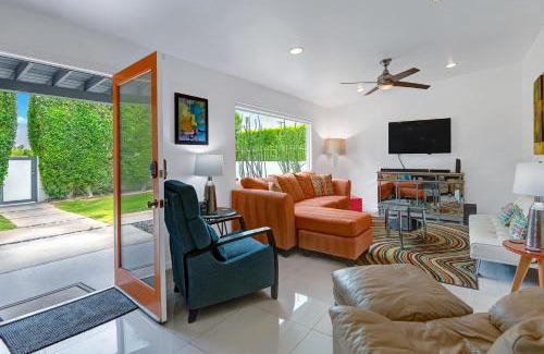 Sunrise Vista Chino House | Teal and Tangerine Retreat - Meredith Lodging