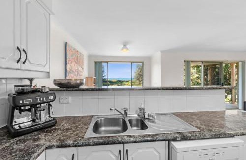 Broulee House | Teds at Broulee managed by Batemans Bay Accom