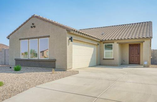 Wickenburg House | Tee Off and Soak in Mtn Views Arizona Desert Oasis!