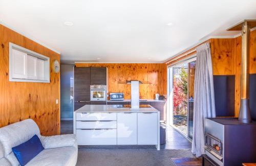 Lake Tekapo House | Tekapo Blue Cottage