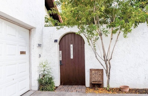 Tempe House | Tempe Poolside Hideaway- AC, pool, arcade room