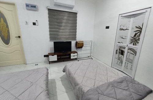 Dungun District House | Teratak Adamia Roomstay 04