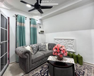 Pekan Tanjung Sedili House | Teratak Zara