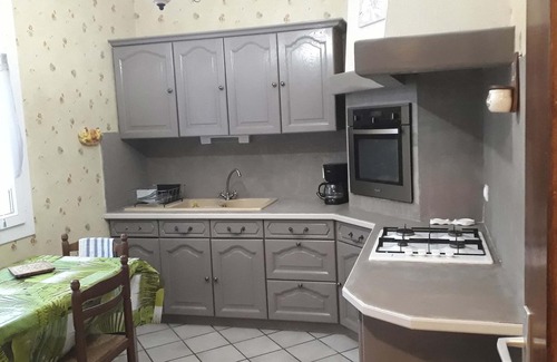 Chateau-Arnoux-Saint-Auban House | Terraced house of 75 m2 garden with trees and private 350m²