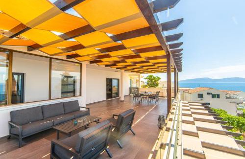 Brist Apartment | Terrace & View Brist
