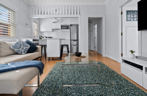 Clovelly Apartment | Terrace with BBQ - Steps away from Clovelly Beach