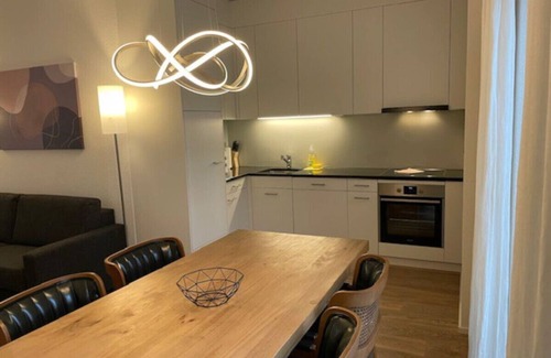 Old Town Apartment | Terrific 2BR flat close to Paradeplatz (Canal3)