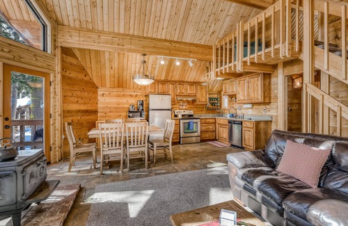 Serene Lakes House | Terrific Mountain Escape W/Wood-Burning Fireplace, Easy Ski Access