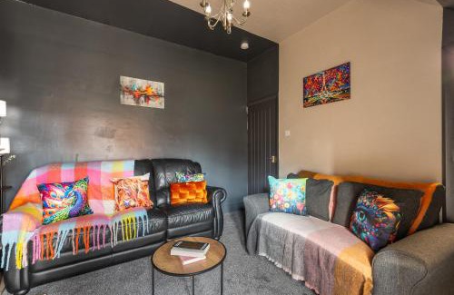 Hull House | Testimony 3 Bedrm 2 bathroom Cozy Cushy Calm Home