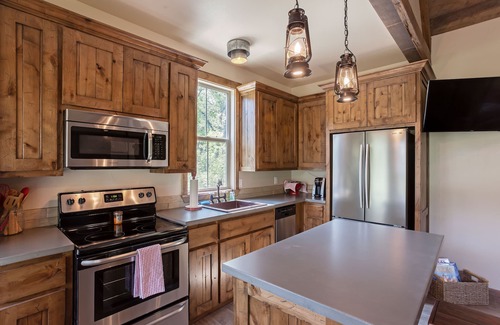 Quinlan Cabin | Texan Cabin - Hill Country Inspired Cabin