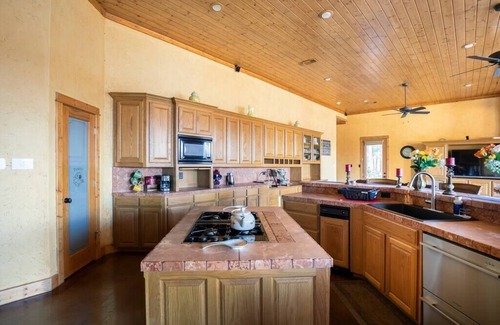 Dallas Other | Texas Ranch House with 5 bedrooms & Fish Pond