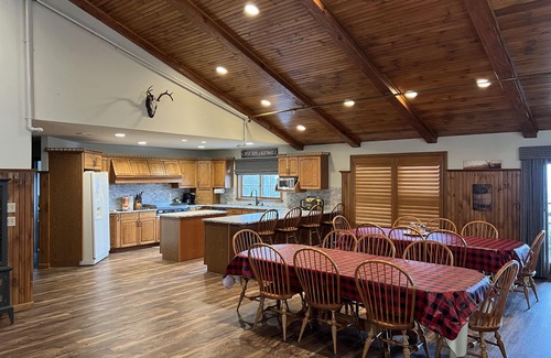 Stouchsburg House | Texter Mountain Lodge - 105 Acre Mountain Home