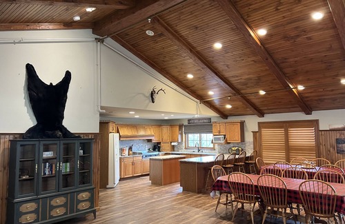 Stouchsburg House | Texter Mountain Lodge - 105 Acre Mountain Home