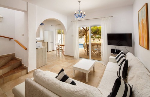 Ayia Thekla Hotel | Thalassines Beach Villas