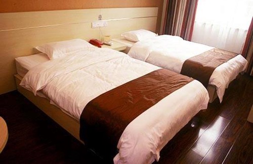 Yichun Hotel | Thank Inn Chain Hotel Jiangxi Yichun Fengcheng Dongfanghong Avenue