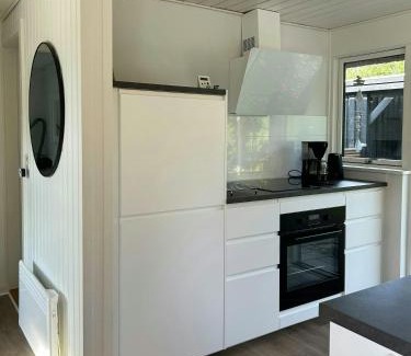 Øer Strand House | Thatched Cottage Near Øer Beach And Ebeltoft