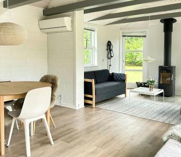 Øer Strand House | Thatched Cottage Near Øer Beach And Ebeltoft