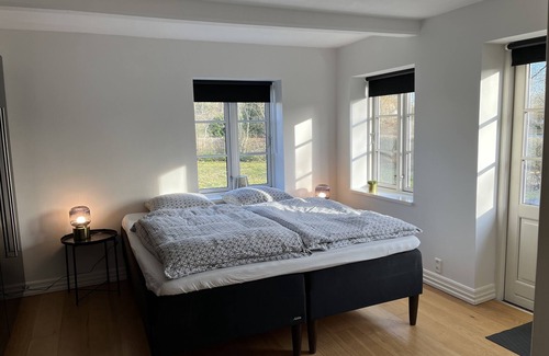 Udsholt Other | Thatched house of 360 m². 1 km from the beach. Campfire place and large lawn.