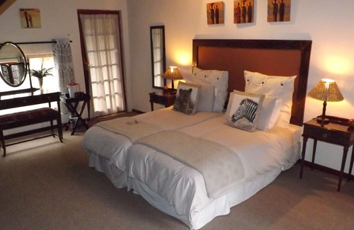 Curry's Post House | Thatchings Guest House