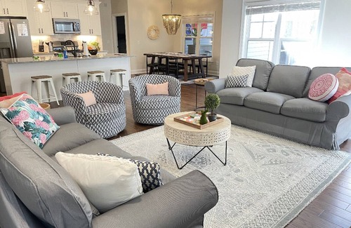 Pinehurst House | The 19th Hole: Sleeps 10. Pool Table, Fire Pit