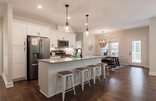 Pinehurst House | The 19th Hole: Sleeps 10. Pool Table, Fire Pit