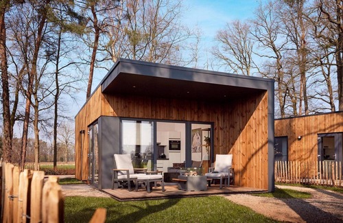 Kotten House | The 2-person version of the holiday villa Amalia 2 is equipped with a spacious sauna and a Hot tub. From the sauna, you have a view of the beautiful bocage landscape.