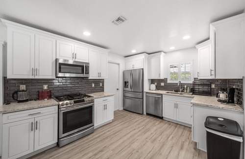 West Covina House | The 3BR/2BA Modern Pool Home in West Covina