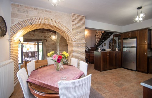 Gaitanion House | The accommodation is suitable for families and friends