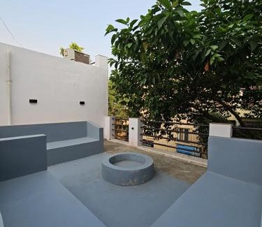 Agra House | The Agra Retreat-walk to the Taj Mahal