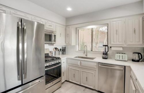 Rockwall House | The Alamo Abode - Lake View Pool Newly Renovated