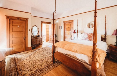 Trinidad Bed & Breakfast | The Amati Suite · 1 BR Suite in Historic Mansion!