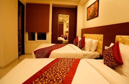 Amer Fort Road Hotel | The Amer Valley