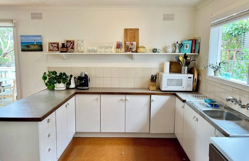 Jan Juc House | THE ANCHORAGE: 3 BR, 1 BA House in Jan Juc, Sleeps 7