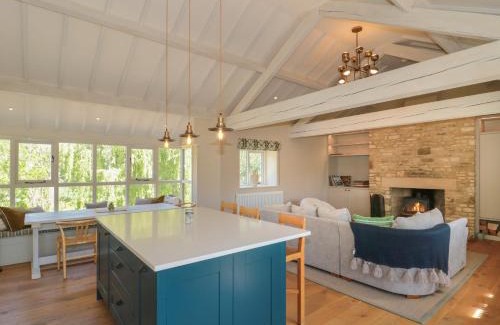Chipping Norton House | The Annexe, Cleveley Mill