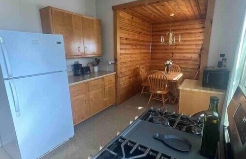 Weirton Apartment | The Apartment