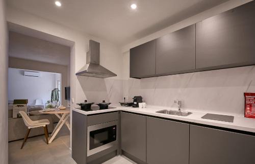 Stratum Apartment | The Art Gallery - Theo's Loft - By T&S