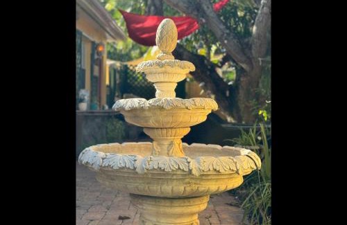 Old Northwood Historic District House | The Artist's Cottage